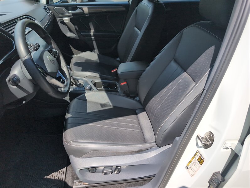 2023 Volkswagen Tiguan SE R-LINE BLACK - Photo 6