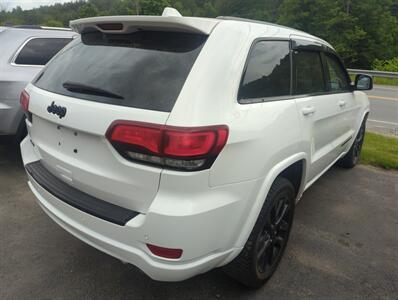 2018 Jeep Grand Cherokee Altitude   - Photo 3 - St. Johnsbury, VT 05819