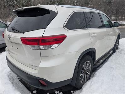 2019 Toyota Highlander XLE   - Photo 3 - St. Johnsbury, VT 05819