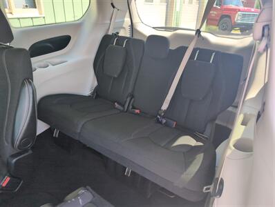 2024 Chrysler Voyager LX - Photo 10 - St. Johnsbury, VT 05819