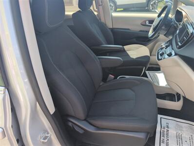 2024 Chrysler Voyager LX - Photo 15 - St. Johnsbury, VT 05819