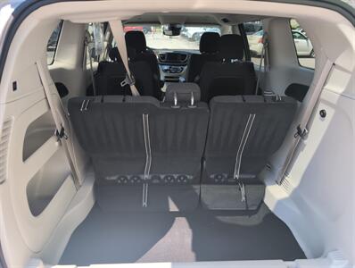 2024 Chrysler Voyager LX - Photo 11 - St. Johnsbury, VT 05819