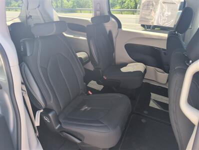 2024 Chrysler Voyager LX - Photo 13 - St. Johnsbury, VT 05819