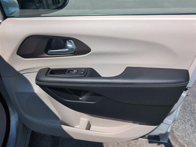 2024 Chrysler Voyager LX - Photo 14 - St. Johnsbury, VT 05819