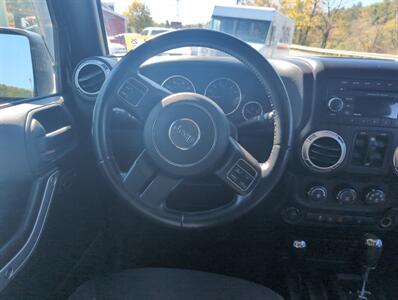 2017 Jeep Wrangler Unlimited Sahara   - Photo 19 - St. Johnsbury, VT 05819