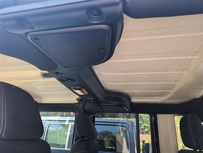 2017 Jeep Wrangler Unlimited Sahara   - Photo 11 - St. Johnsbury, VT 05819