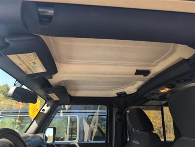 2017 Jeep Wrangler Unlimited Sahara   - Photo 8 - St. Johnsbury, VT 05819