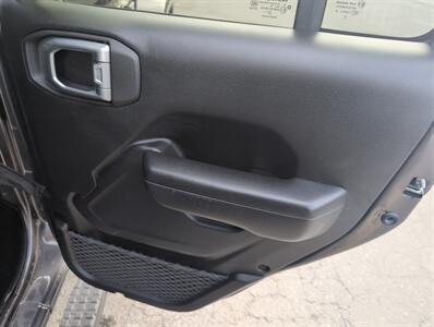 2022 Jeep Gladiator Sport   - Photo 12 - St. Johnsbury, VT 05819