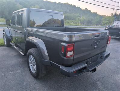 2022 Jeep Gladiator Sport - Photo 2 - St. Johnsbury, VT 05819