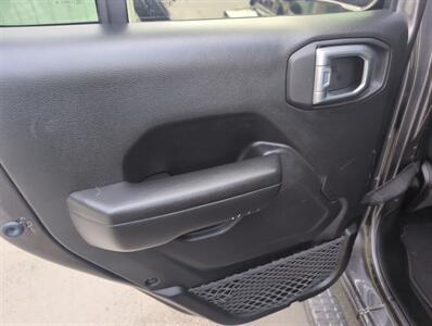 2022 Jeep Gladiator Sport   - Photo 8 - St. Johnsbury, VT 05819