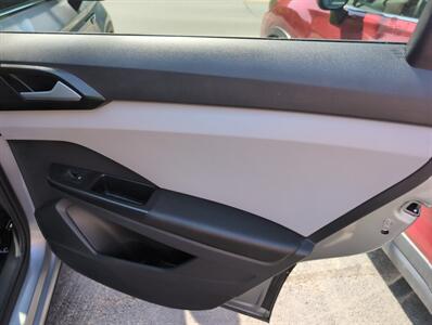 2023 Volkswagen Taos SE 4Motion - Photo 13 - St. Johnsbury, VT 05819