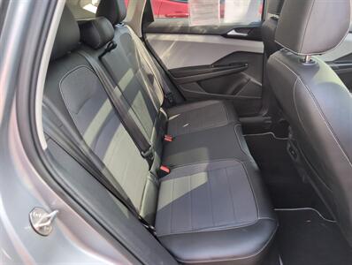 2023 Volkswagen Taos SE 4Motion - Photo 14 - St. Johnsbury, VT 05819