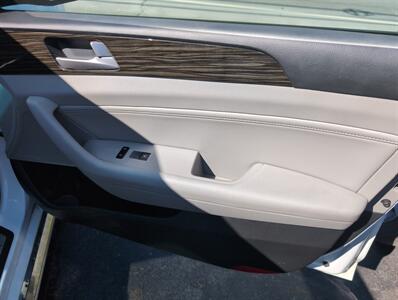 2017 Hyundai SONATA Sport   - Photo 13 - St. Johnsbury, VT 05819