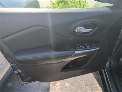 2020 Jeep Cherokee Latitude Plus   - Photo 5 - St. Johnsbury, VT 05819