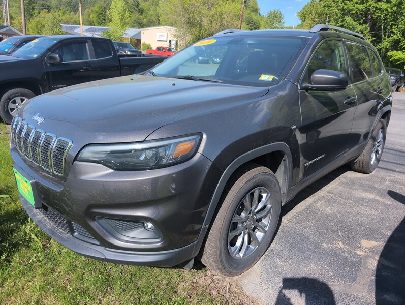 2020 Jeep Cherokee Latitude Plus - Photo 1 - St. Johnsbury, VT 05819