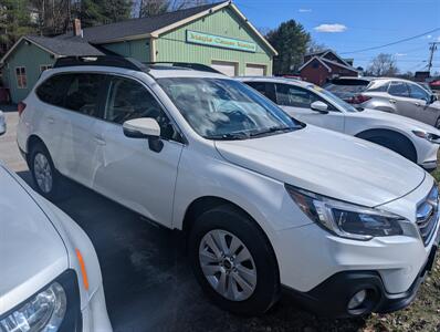 2019 Subaru Outback 2.5i Premium   - Photo 1 - St. Johnsbury, VT 05819