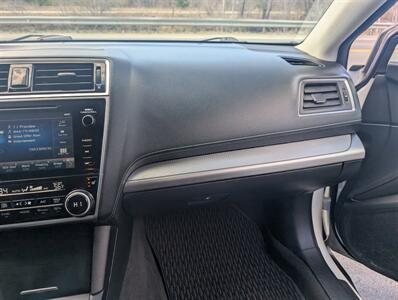 2019 Subaru Outback 2.5i Premium   - Photo 18 - St. Johnsbury, VT 05819