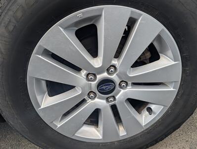 2019 Subaru Outback 2.5i Premium   - Photo 10 - St. Johnsbury, VT 05819