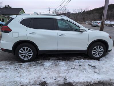 2017 Nissan Rogue SV   - Photo 38 - St. Johnsbury, VT 05819