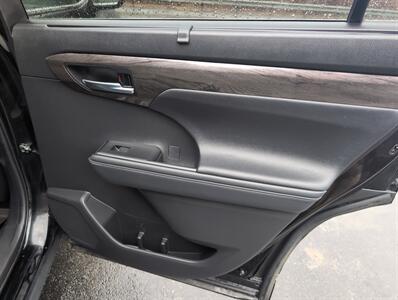 2023 Toyota Highlander Limited   - Photo 14 - St. Johnsbury, VT 05819