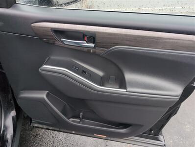 2023 Toyota Highlander Limited   - Photo 17 - St. Johnsbury, VT 05819
