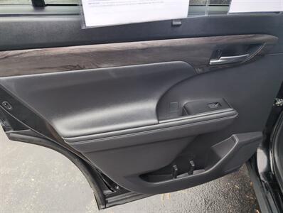 2023 Toyota Highlander Limited   - Photo 9 - St. Johnsbury, VT 05819