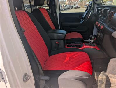 2020 Jeep Gladiator Overland   - Photo 12 - St. Johnsbury, VT 05819