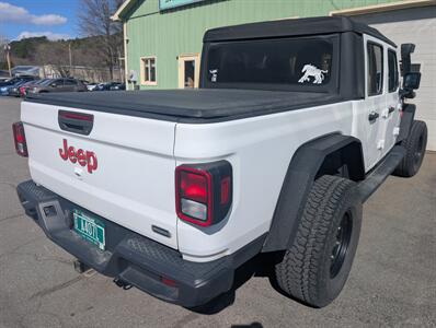2020 Jeep Gladiator Overland   - Photo 3 - St. Johnsbury, VT 05819
