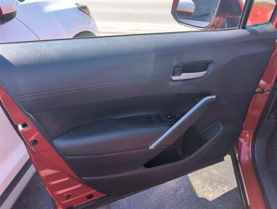 2023 Toyota Corolla Cross XLE   - Photo 5 - St. Johnsbury, VT 05819
