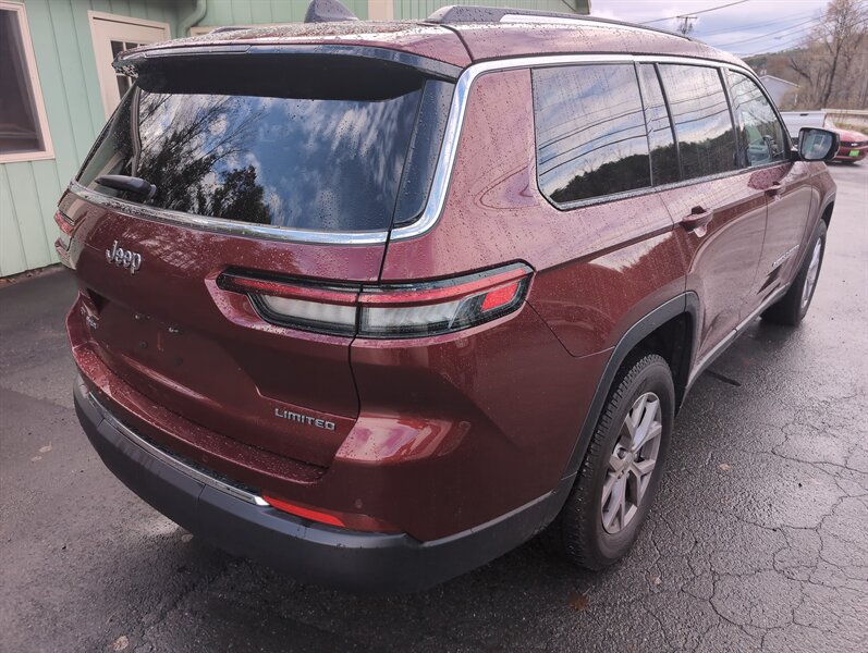 2021 Jeep Grand Cherokee Limited photo 2
