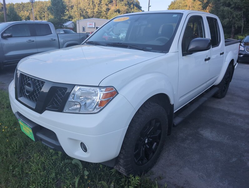 2020 Nissan Frontier SV  