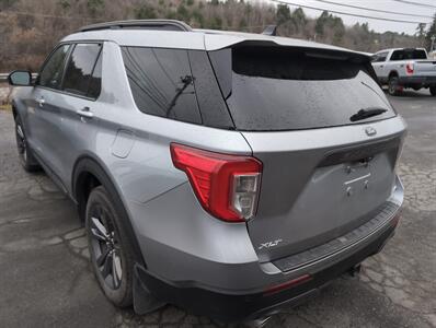 2022 Ford Explorer XLT   - Photo 2 - St. Johnsbury, VT 05819