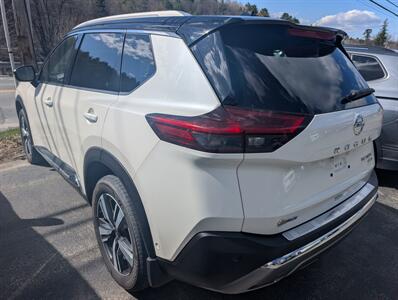 2021 Nissan Rogue Platinum   - Photo 2 - St. Johnsbury, VT 05819
