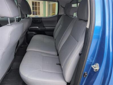 2017 Toyota Tacoma SR5 V6   - Photo 23 - St. Johnsbury, VT 05819