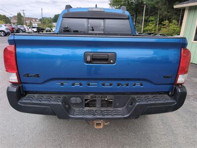 2017 Toyota Tacoma SR5 V6   - Photo 8 - St. Johnsbury, VT 05819