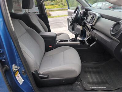 2017 Toyota Tacoma SR5 V6   - Photo 27 - St. Johnsbury, VT 05819