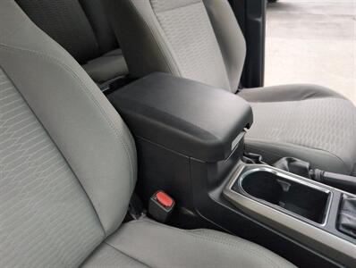 2017 Toyota Tacoma SR5 V6   - Photo 32 - St. Johnsbury, VT 05819