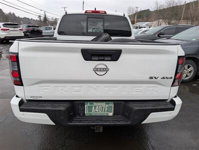 2022 Nissan Frontier SV   - Photo 8 - St. Johnsbury, VT 05819