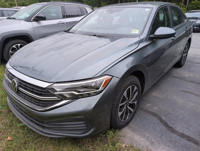 2024 Volkswagen Jetta S   - Photo 1 - St. Johnsbury, VT 05819
