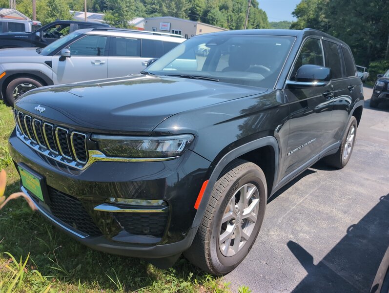 2023 Jeep Grand Cherokee Limited   - Photo 1 - St. Johnsbury, VT 05819