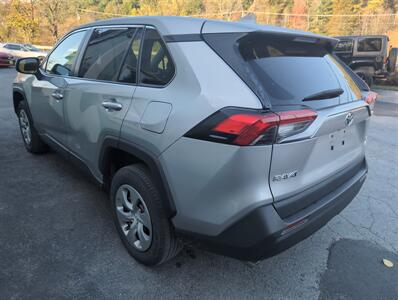 2022 Toyota RAV4 LE   - Photo 2 - St. Johnsbury, VT 05819