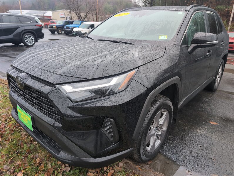 2022 Toyota RAV4 XLE   - Photo 1 - St. Johnsbury, VT 05819