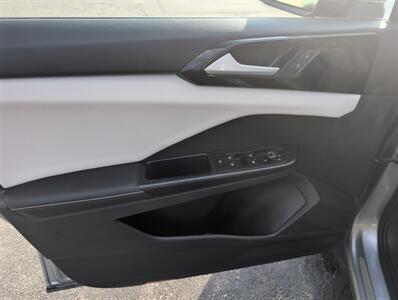 2025 Volkswagen Taos S 4Motion   - Photo 5 - St. Johnsbury, VT 05819