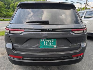 2023 Jeep Grand Cherokee Laredo - Photo 7 - St. Johnsbury, VT 05819