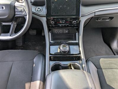2023 Jeep Grand Cherokee Laredo - Photo 11 - St. Johnsbury, VT 05819