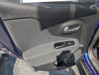 2021 Jeep Renegade Latitude   - Photo 9 - St. Johnsbury, VT 05819