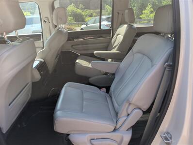 2022 Jeep Wagoneer Series III - Photo 10 - St. Johnsbury, VT 05819
