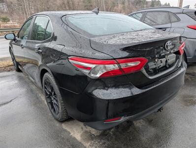 2020 Toyota Camry LE   - Photo 2 - St. Johnsbury, VT 05819