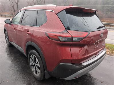 2022 Nissan Rogue SV - Photo 2 - St. Johnsbury, VT 05819