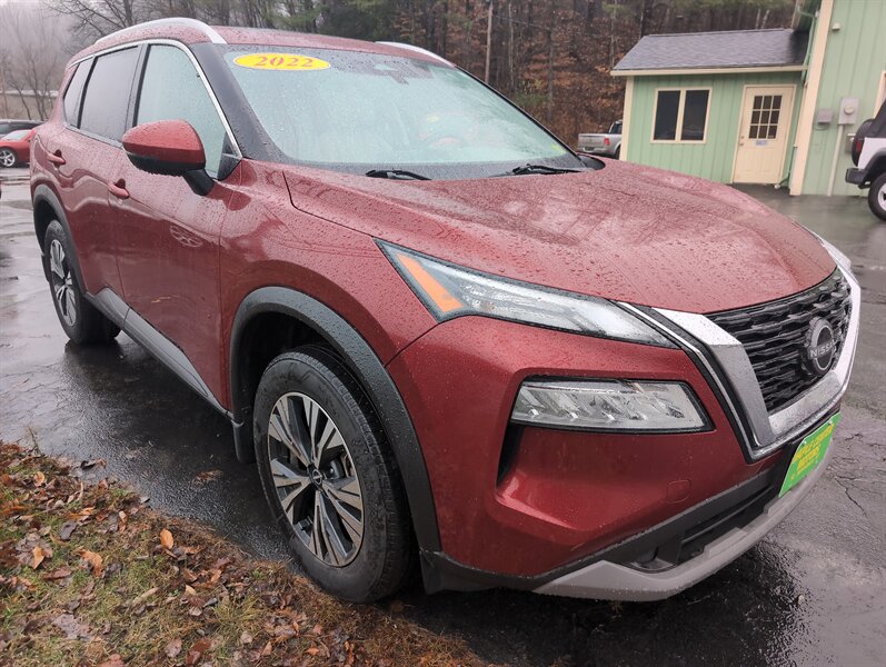 2022 Nissan Rogue SV photo 3